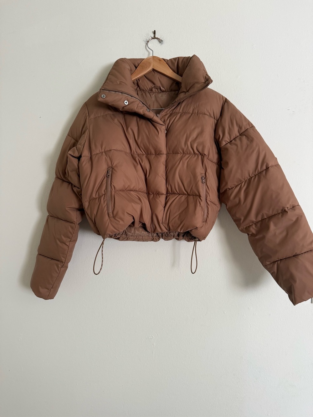 ALO Yoga Cropped Brown Puffer Jacket